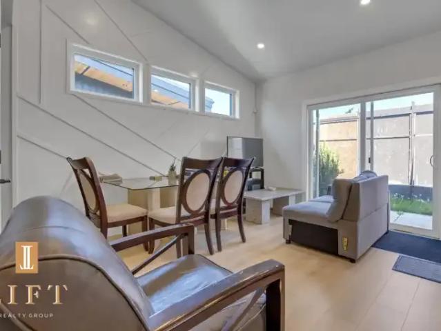 House 2 Bedroom For Rent New Westminster BC 2600 ES102846147