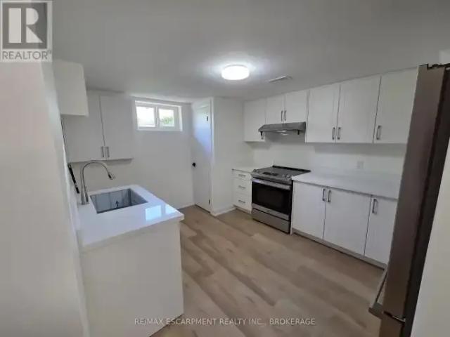 House 2 Bedroom For Rent St. Catharines ON 1750 ES101585165