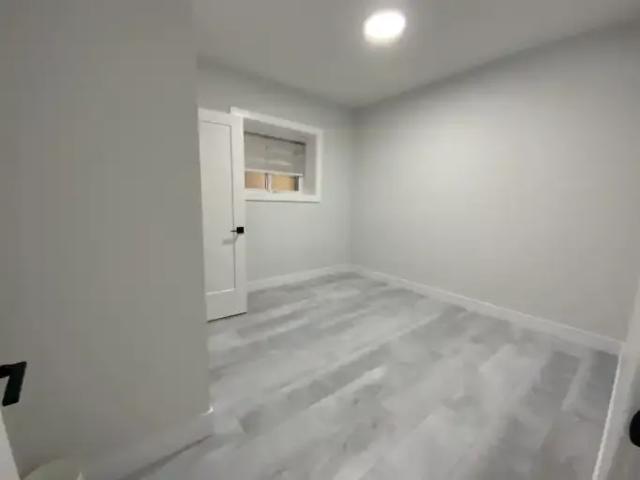 House 2 Bedroom For Rent Surrey BC 1600 ES99794671