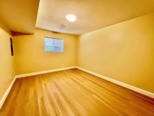 House 2 Bedroom For Rent Surrey BC 1600 ES101986786