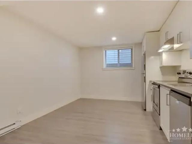 House 2 Bedroom For Rent Surrey BC 1600 ES103487636