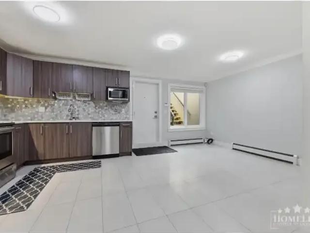 House 2 Bedroom For Rent Surrey BC 1800 ES100171861