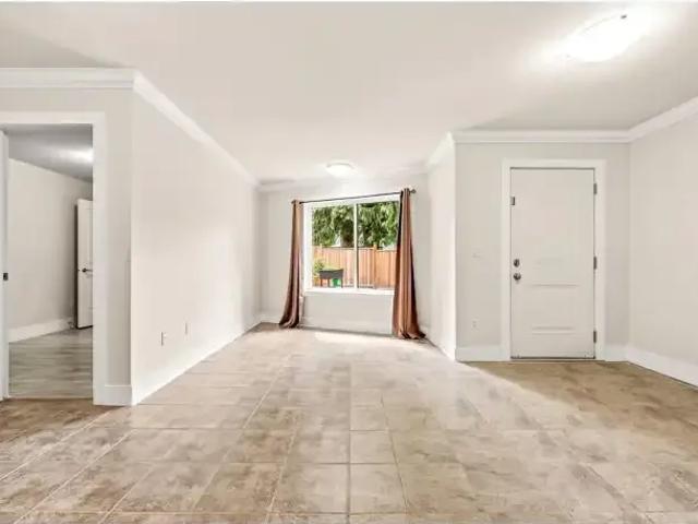 House 2 Bedroom For Rent Surrey BC 1850 ES103612003