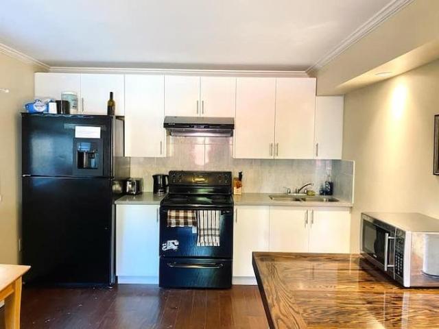 House 2 Bedroom For Rent Surrey BC 2500 ES105087314