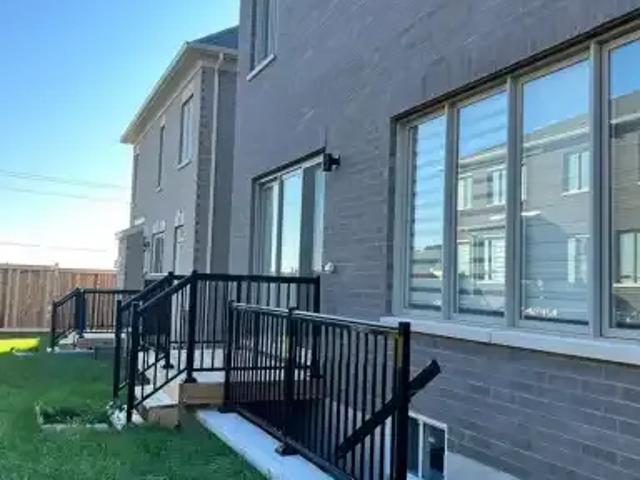 House 2 Bedroom For Rent Richmond Hill ON 1900 ES101879505