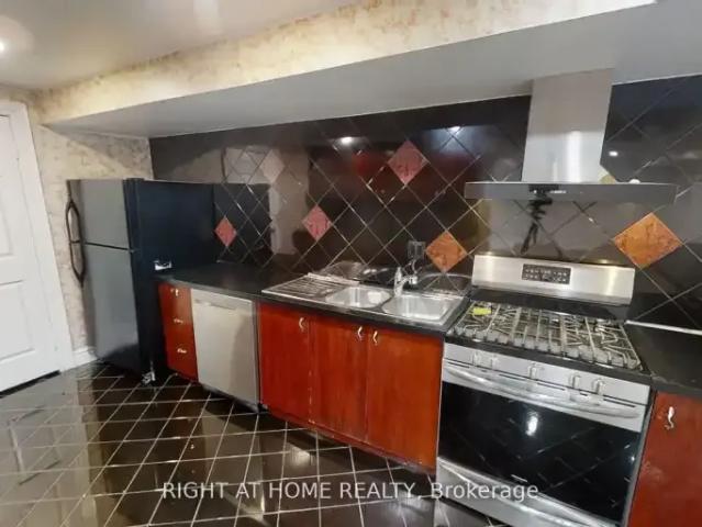 House 2 Bedroom For Rent Richmond Hill ON 2500 ES104711608