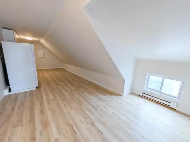 House 2 Bedroom For Rent Welland ON 1095 ELS102846432