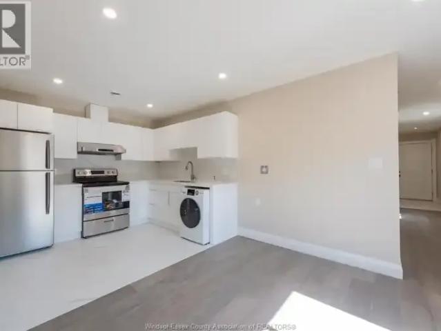 House 2 Bedroom For Rent Windsor ON 1000 ES103579446
