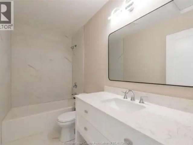 House 2 Bedroom For Rent Windsor ON 1700 ELS103091766