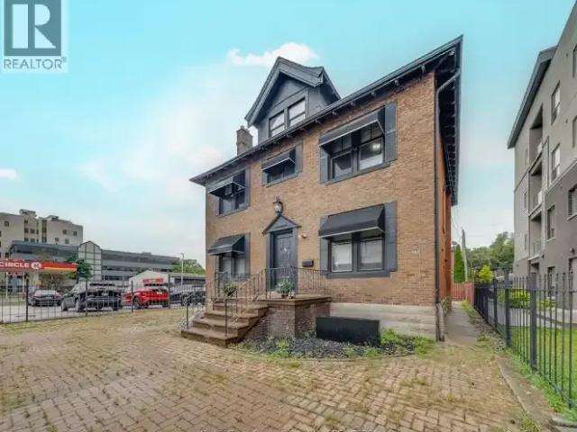 House 2 Bedroom For Rent Windsor ON 1800 ES101878860