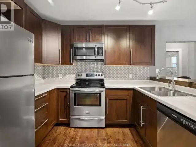 House 2 Bedroom For Rent Windsor ON 1800 ES103119179