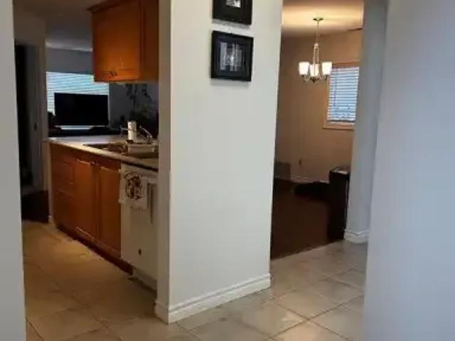 House 2 Bedroom For Rent Windsor ON 2300 ES98260092