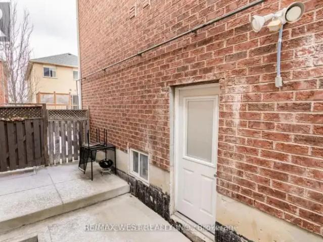 House 2 Bedroom For Rent Vaughan ON 1600 ES103879728