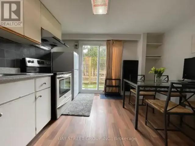 House 2 Bedroom For Rent Vaughan ON 2300 ES103301367