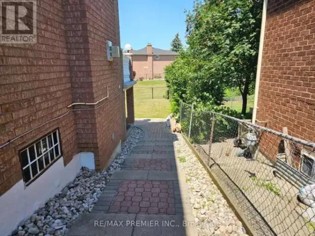 House 2 Bedroom For Rent Vaughan ON 2500 ES104864278