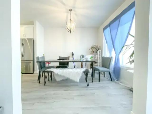 House 3 Bedroom For Rent Cochrane AB 2475 ELS102306663