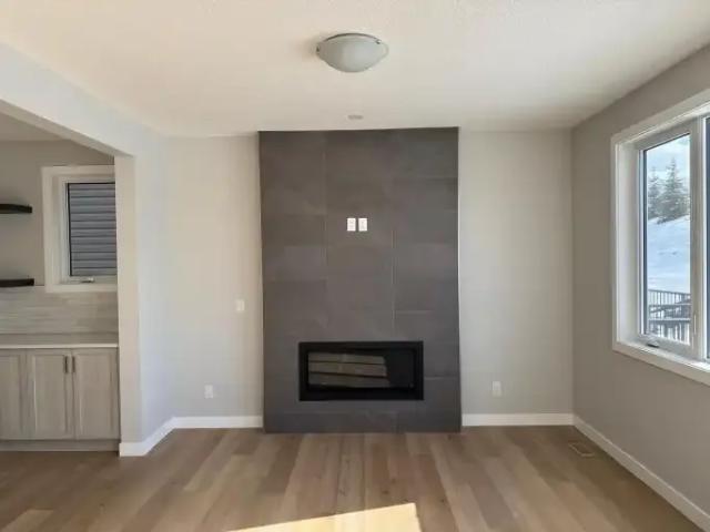 House 3 Bedroom For Rent Cochrane AB 3000 ES103060476