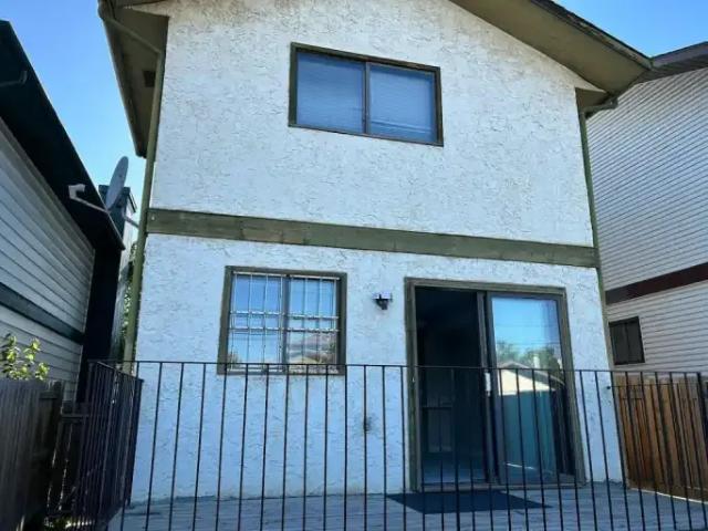 House 3 Bedroom For Rent Calgary AB 2000 ES101877349