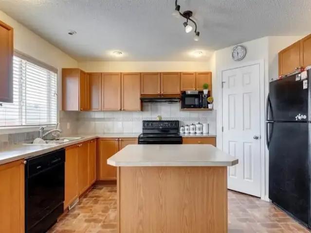 House 3 Bedroom For Rent Calgary AB 2100 ES102143728