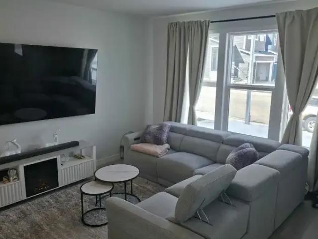 House 3 Bedroom For Rent Calgary AB 2200 ELS101507773