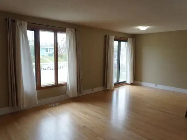 House 3 Bedroom For Rent Calgary AB 2200 ES103243619