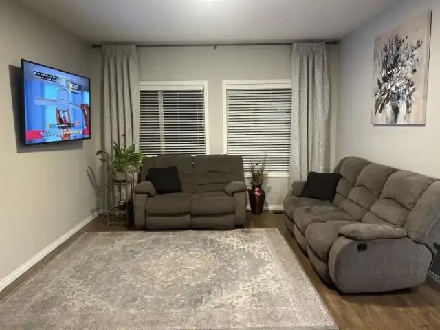 House 3 Bedroom For Rent Calgary AB 2495 ES104957772