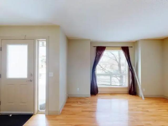 House 3 Bedroom For Rent Calgary AB 2650 ELS102847096