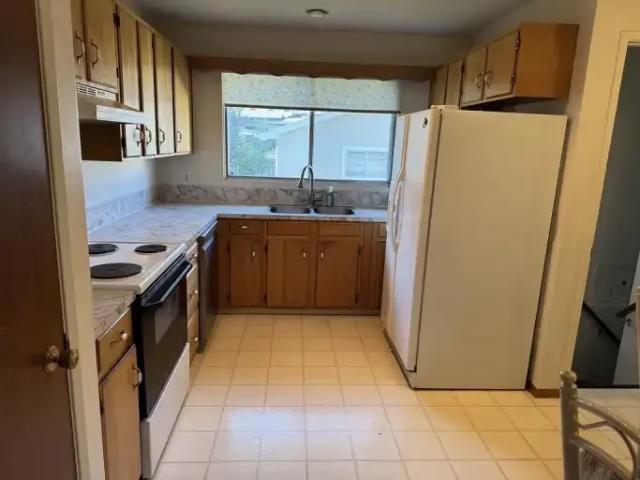 House 3 Bedroom For Rent Calgary AB 2650 ES105100828
