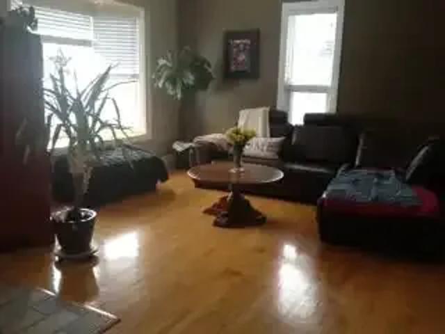 House 3 Bedroom For Rent Calgary AB 2750 ES103390565