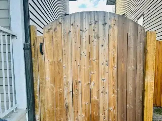 House 3 Bedroom For Rent Calgary AB 2800 ELS102551205
