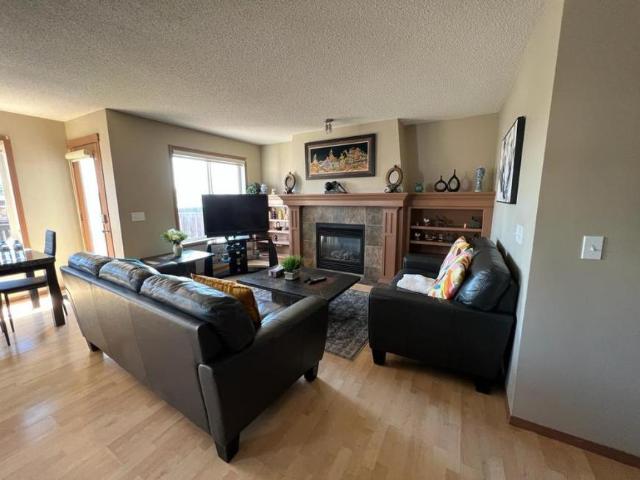 House 3 Bedroom For Rent Calgary Calgary 1476 ES98695952