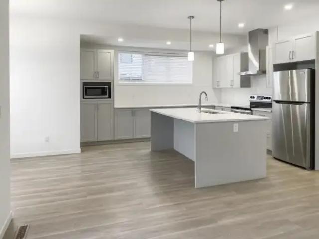 House 3 Bedroom For Rent Airdrie AB 2300 ES97631338