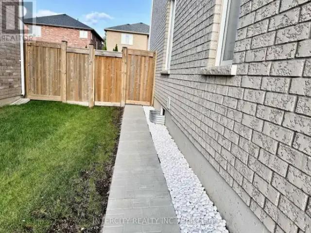 House 3 Bedroom For Rent Bradford West Gwillimbury ON 2300 ES105198744