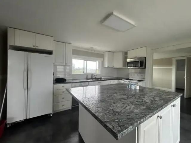 House 3 Bedroom For Rent Delta BC 4395 ES103611667
