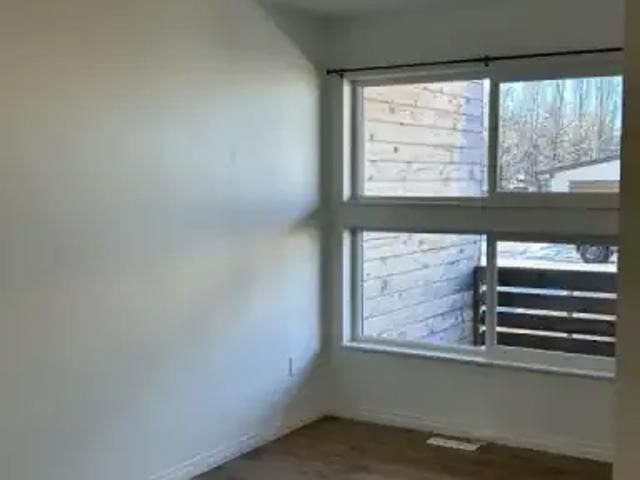 House 3 Bedroom For Rent Edmonton AB 1499 ES98533541