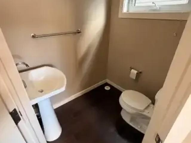 House 3 Bedroom For Rent Edmonton AB 1900 ELS102242989