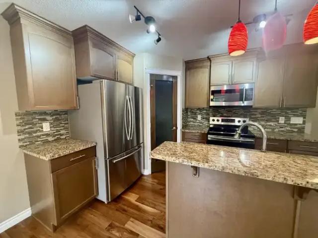 House 3 Bedroom For Rent Edmonton AB 2095 ES102952041