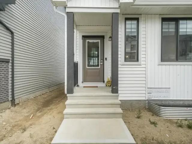 House 3 Bedroom For Rent Edmonton AB 2100 ES104957593