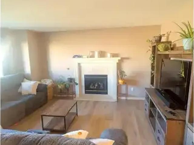 House 3 Bedroom For Rent Edmonton AB 2200 ES100941089