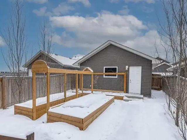 House 3 Bedroom For Rent Edmonton AB 2345 ES102700871