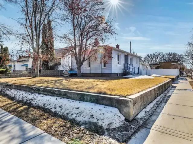 House 3 Bedroom For Rent Edmonton AB 2400 ES102658357