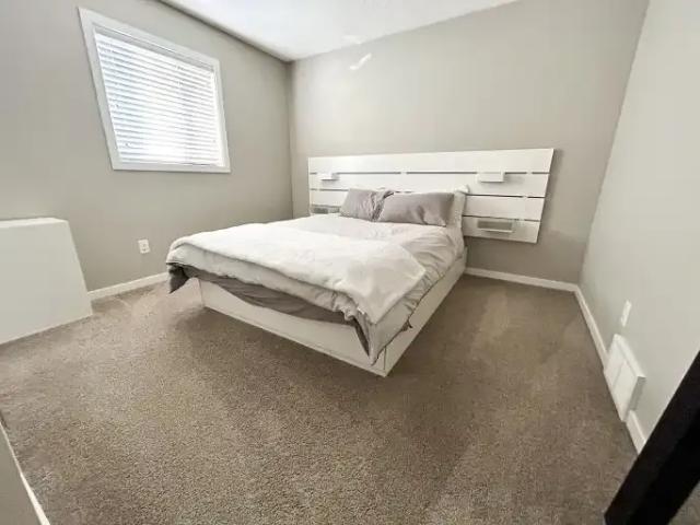 House 3 Bedroom For Rent Edmonton AB 3100 ES103338271