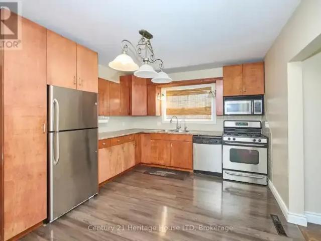 House 3 Bedroom For Rent Fort Erie ON 2000 ES103322697