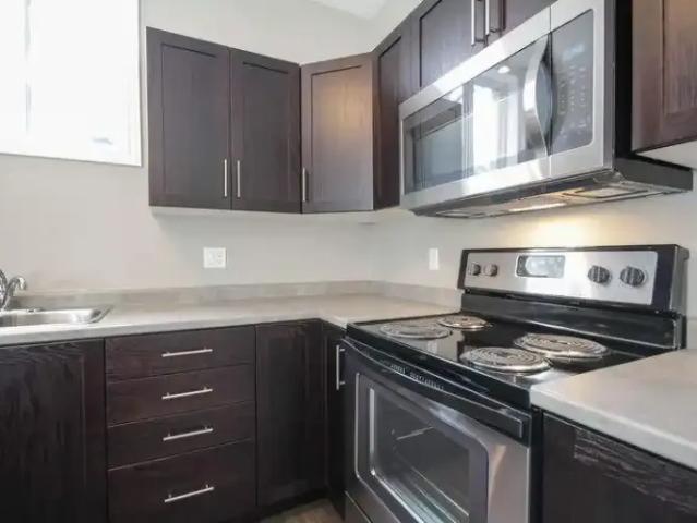 House 3 Bedroom For Rent Fergus ON 2670 ES103178625