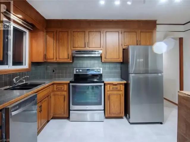 House 3 Bedroom For Rent Kitchener ON 2450 ES103322707