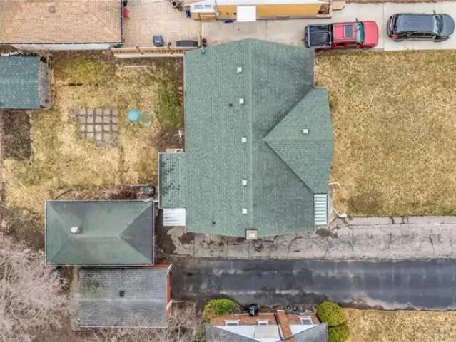 House 3 Bedroom For Rent Kitchener ON 2500 ES100840220