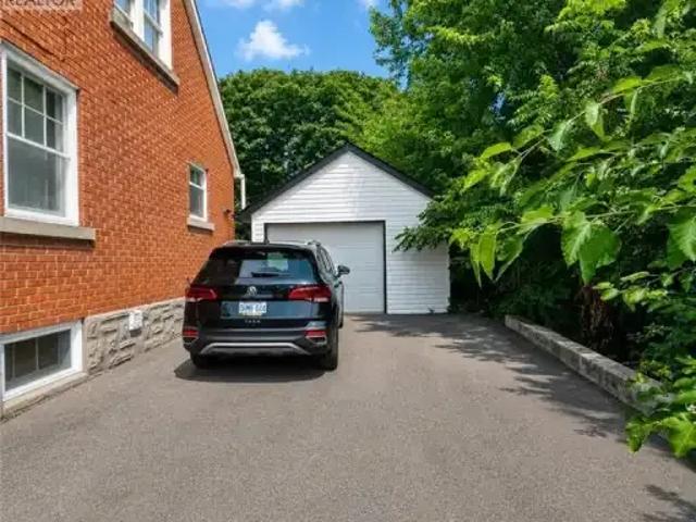 House 3 Bedroom For Rent Kitchener ON 2500 ES105004760