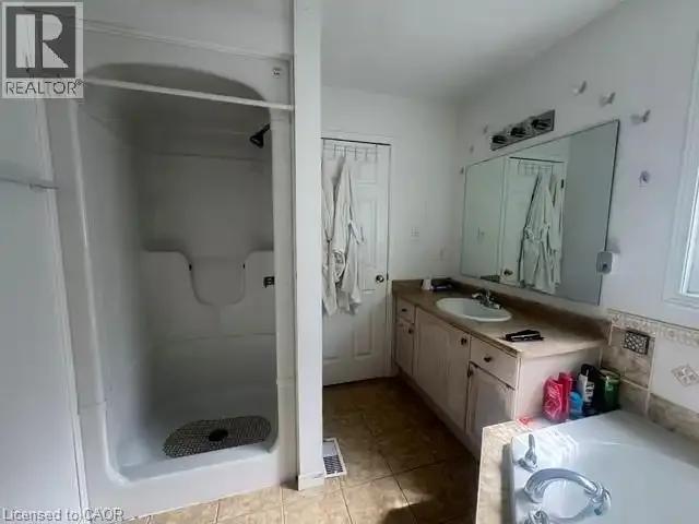House 3 Bedroom For Rent Kitchener ON 2550 ES103091655
