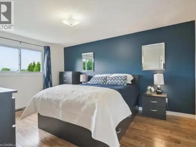 House 3 Bedroom For Rent Kitchener ON 2600 ES100564061