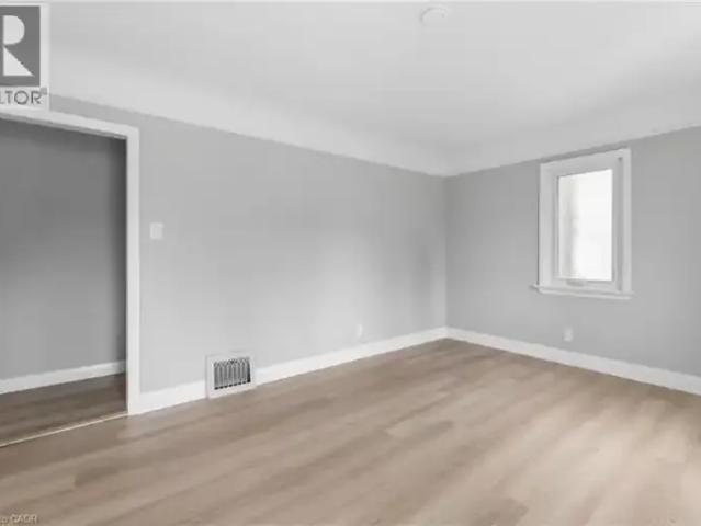 House 3 Bedroom For Rent Kitchener ON 2700 ELS102578810
